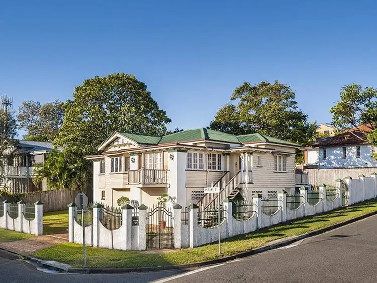 30 Brinawa Street, Camp Hill QLD 4152