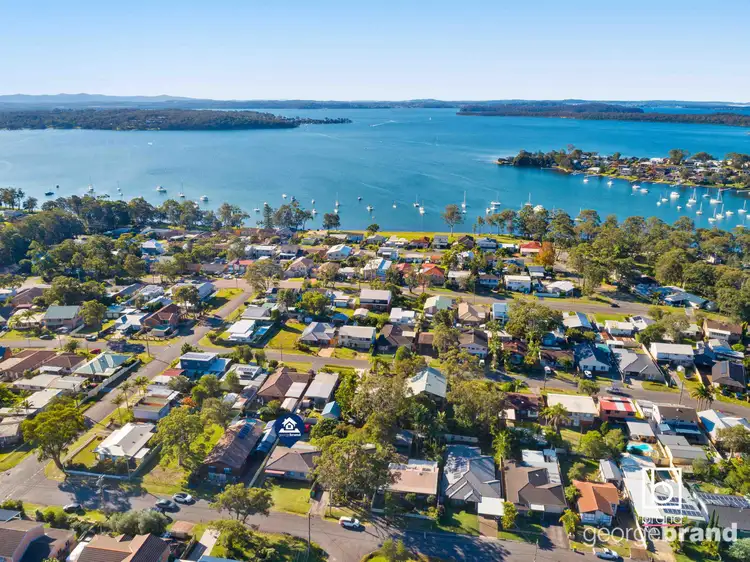 26 Warrina Avenue, Summerland Point NSW 2259