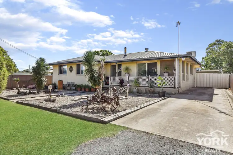16 George Street, Cambooya QLD 4358