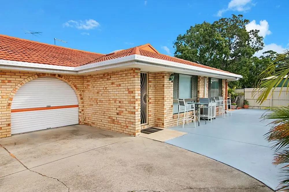 Main view of Homely semi-detached listing, 2/4 Shearwater Parade, Tweed Heads NSW 2485