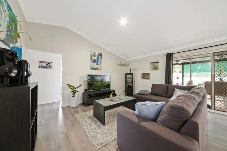 2 Cinear Court, Regents Park QLD 4118