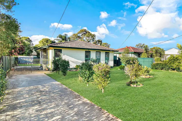 25 Melanesia Avenue, Lethbridge Park NSW 2770