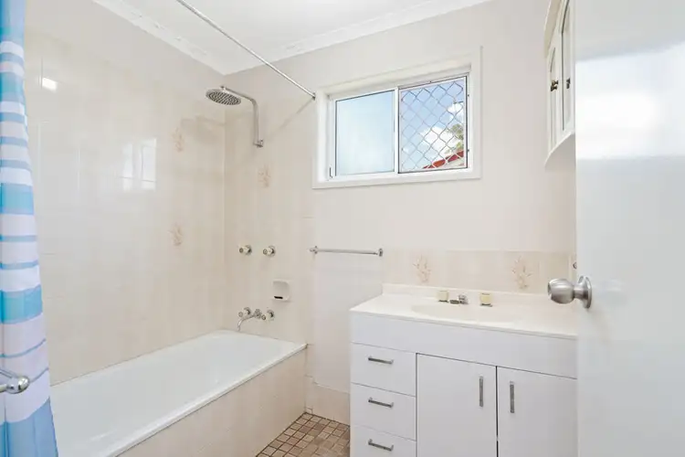 Fifth view of Homely house listing, 4 Allan Court, Caboolture QLD 4510