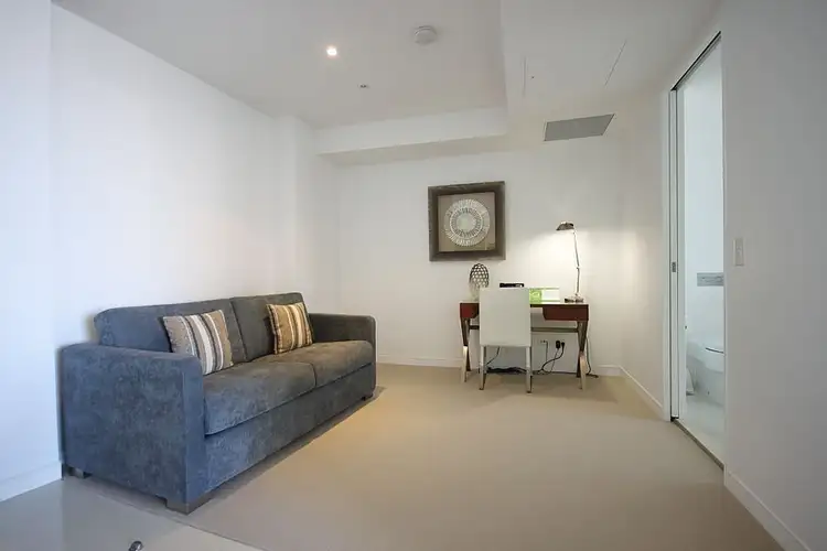 Sixth view of Homely apartment listing, @ 21 Elizabeth Avenue, Broadbeach QLD 4218