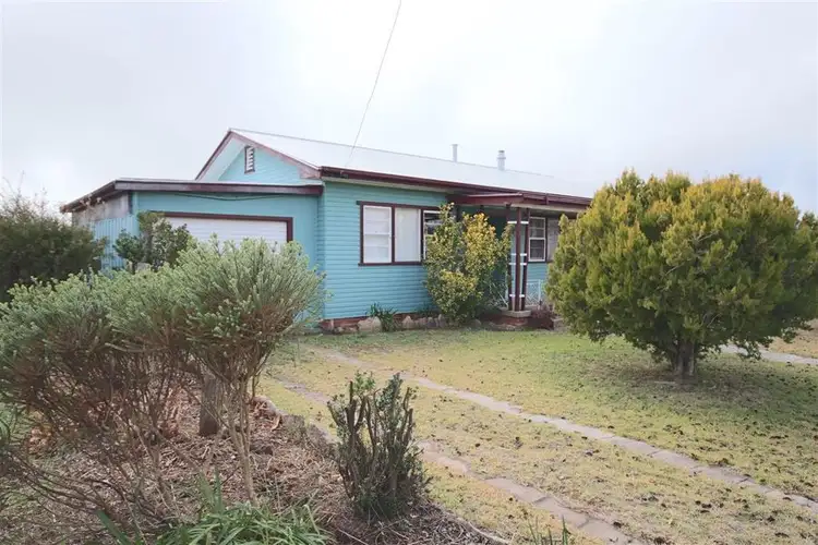 72 Manners Street, Tenterfield NSW 2372
