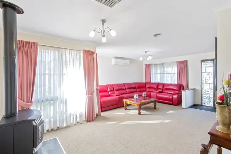 Second view of Homely house listing, 8 Plymouth Court, Craigieburn VIC 3064