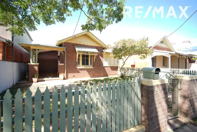 75 Docker Street, Wagga Wagga NSW 2650