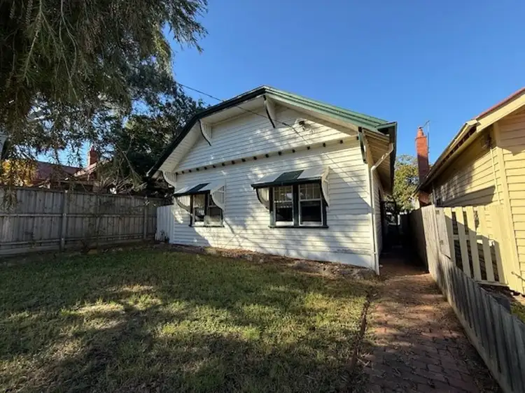 8 Saunders Street, Coburg VIC 3058