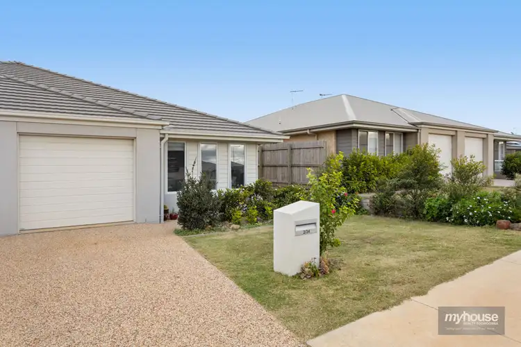 2/34 Radcliffe Crescent, Glenvale QLD 4350