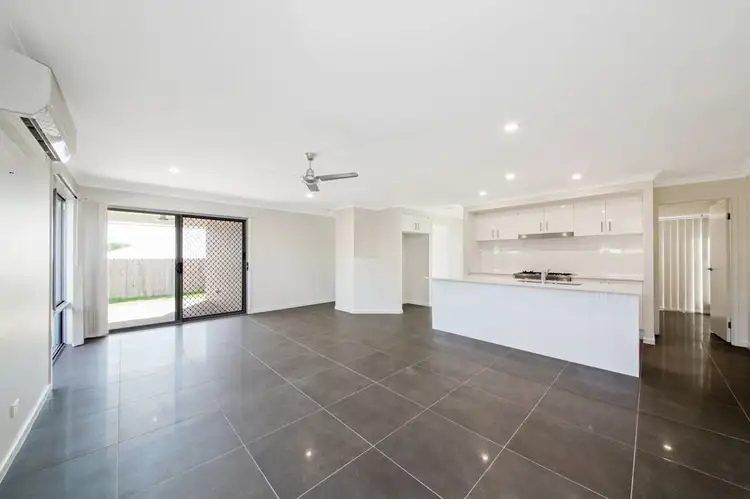 7 Jackson Place, Greenbank QLD 4124