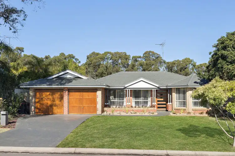 22 Woodlands Drive, Glenmore Park NSW 2745