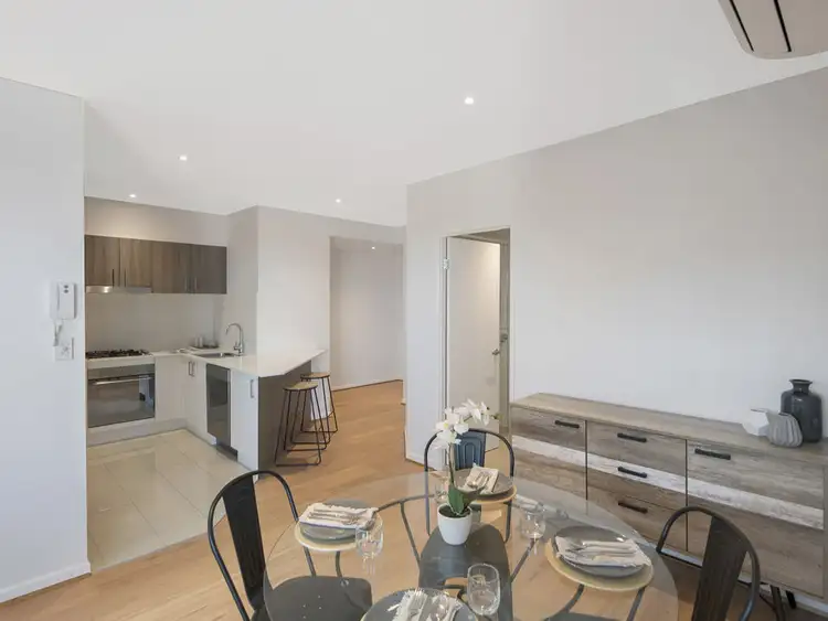 Second view of Homely unit listing, 20/70 Bay Tce, Wynnum QLD 4178