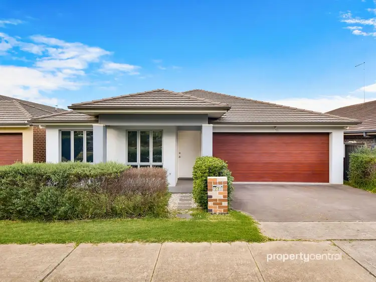 22 Bonney Crescent, Jordan Springs NSW 2747