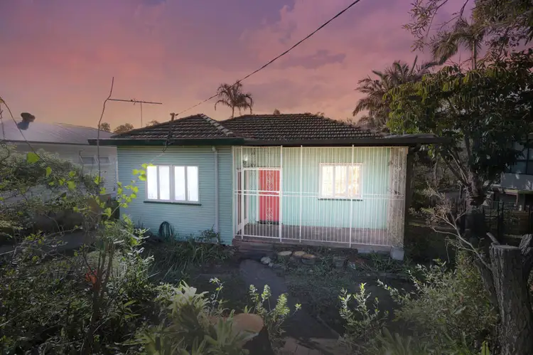 73 Mawson Street, Stafford Heights QLD 4053
