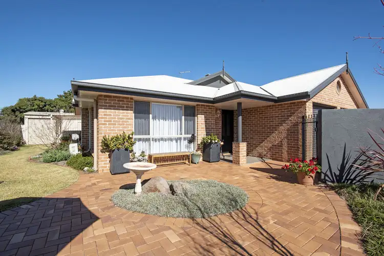 6 Dalrello Court, Glenvale QLD 4350