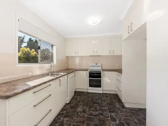 Fifth view of Homely house listing, 3 Skinner Crescent, Silkstone QLD 4304