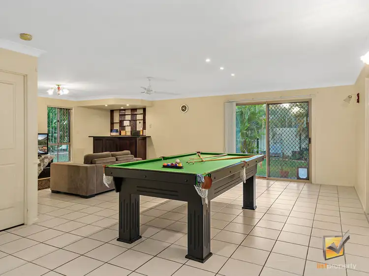 13 Windsong Ct, Hillcrest QLD 4118