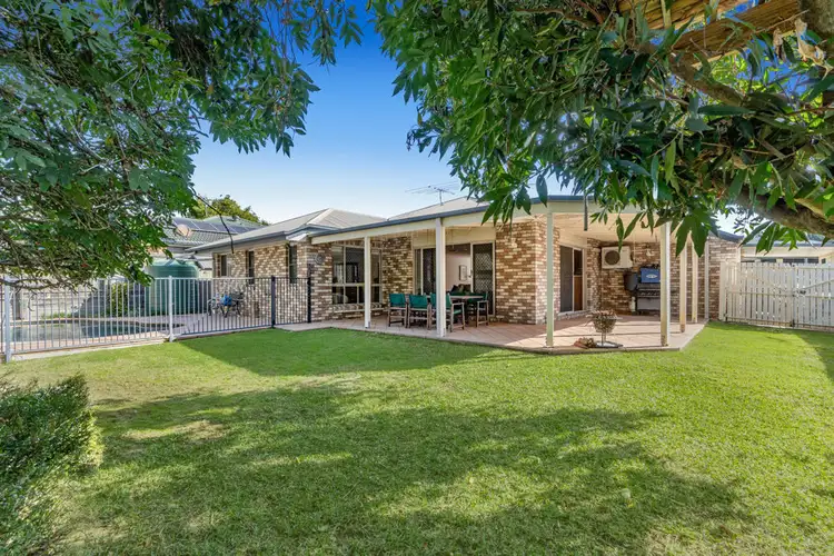 8 Fairweather Close, Manly West QLD 4179
