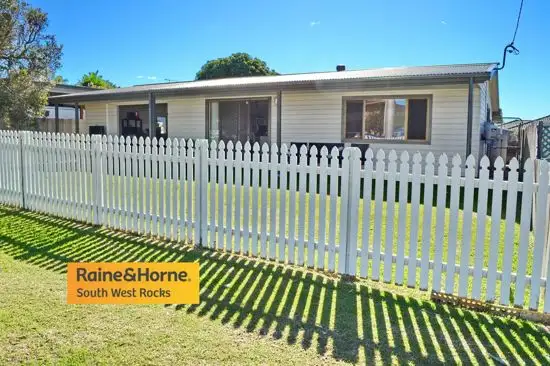 17 Simpson Street, South West Rocks NSW 2431