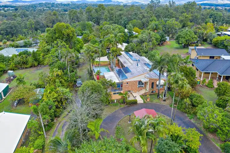 11 Luckona Court, Southside QLD 4570