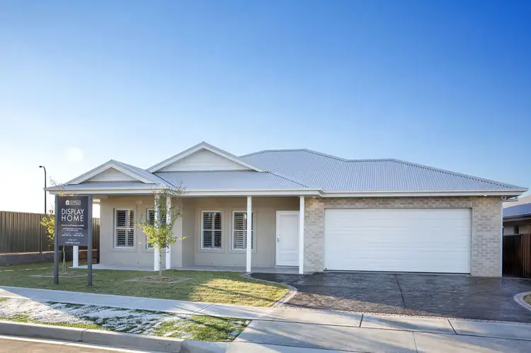 31 Lambrusco Way, Tamworth NSW 2340