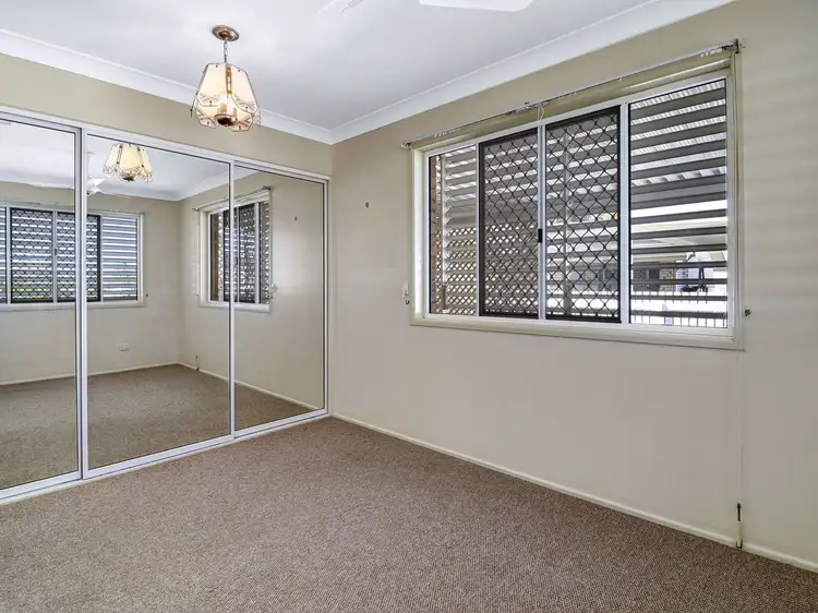 Sixth view of Homely unit listing, 23/7 Kingfisher Parade, Norman Gardens QLD 4701