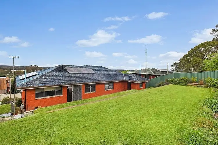 11 Arthur Drive, Wyong NSW 2259