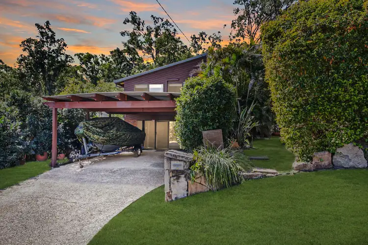 8 Lily Street, Everton Hills QLD 4053