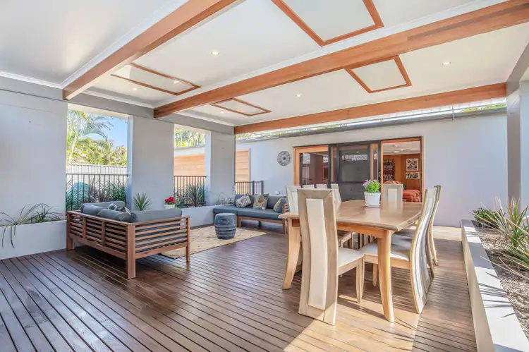 10 Pinaroo Crescent, Ashmore QLD 4214