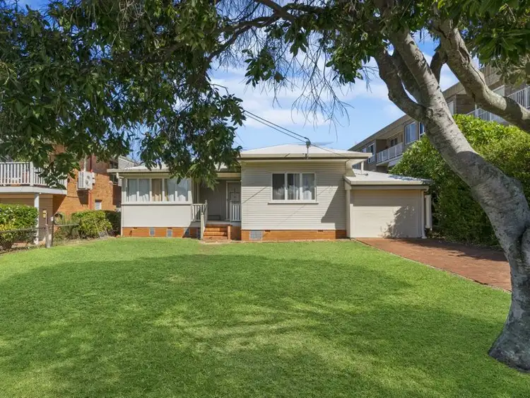 25 Queen Street, Scarborough QLD 4020