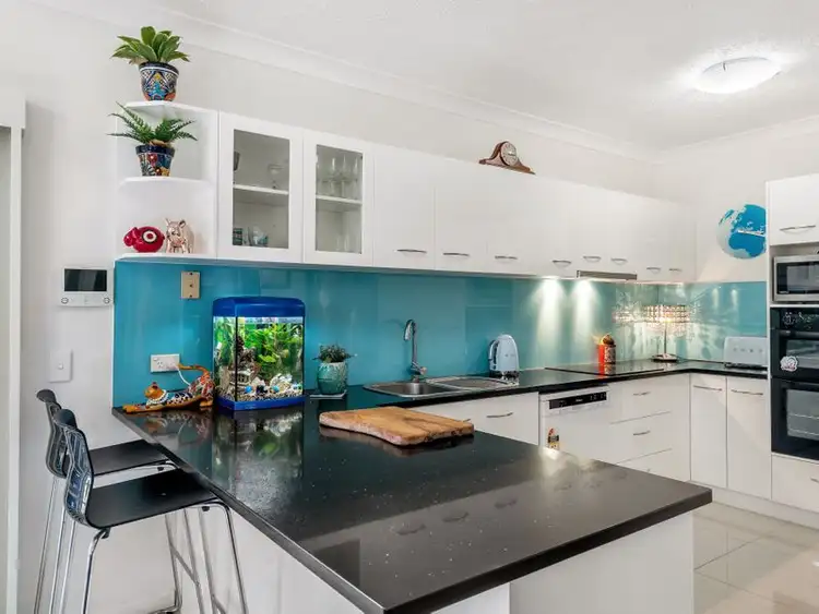 Fourth view of Homely unit listing, 2/42 Oyster Point Esplanade, Scarborough QLD 4020