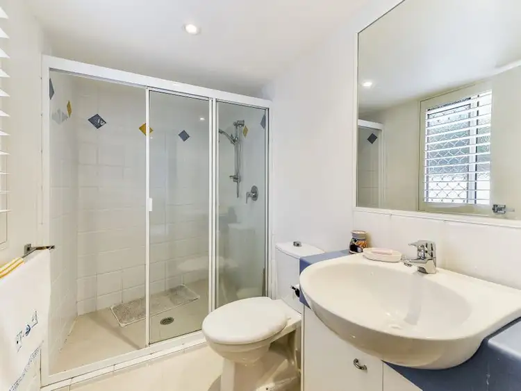 Sixth view of Homely unit listing, 2/42 Oyster Point Esplanade, Scarborough QLD 4020