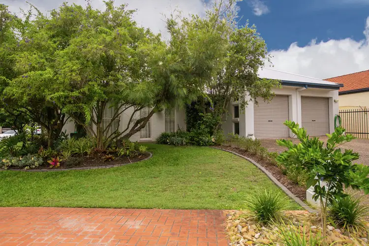 6 Dane Ct, Manly West QLD 4179