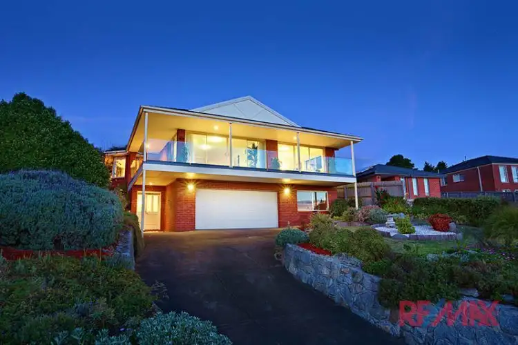 63 Montbrae Circuit, Narre Warren North VIC 3804