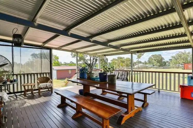 5 Victoria Street, Goombungee QLD 4354