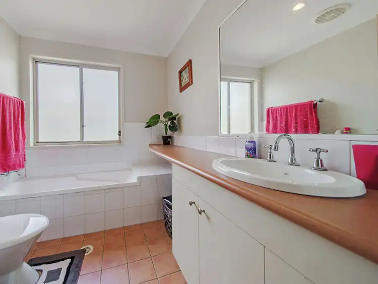 Fifth view of Homely house listing, 6 Jacqueline Place, Wynnum West QLD 4178