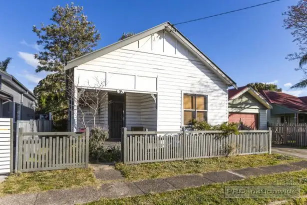 31 Gulliver Street, Hamilton NSW 2303