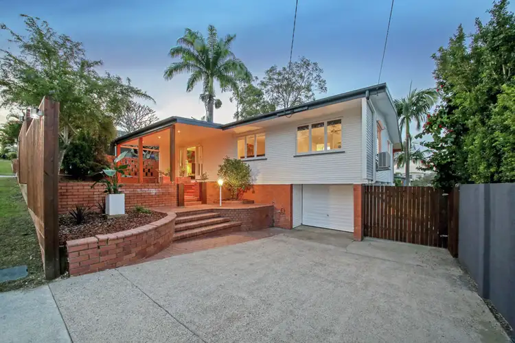 15 Coleridge Street, Stafford Heights QLD 4053