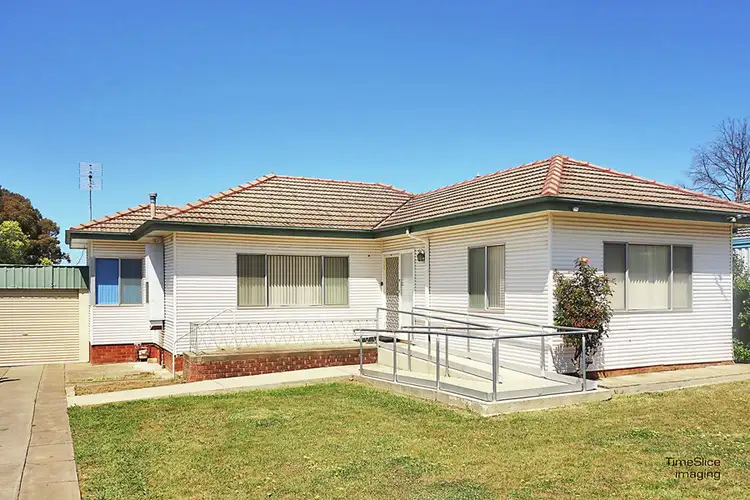 64 Tichborne Crescent, Kooringal NSW 2650