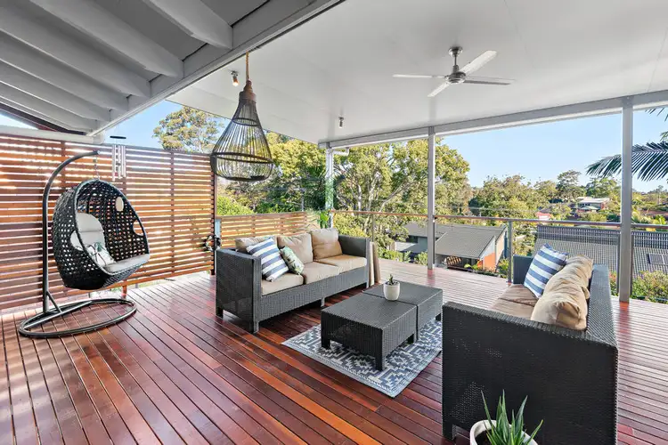 25 Alenola Street, Chapel Hill QLD 4069