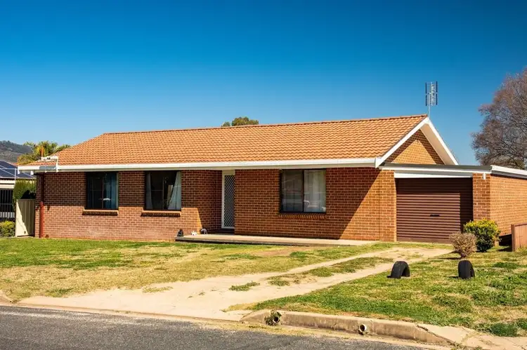 6 Wagonia Drive, Kootingal NSW 2352