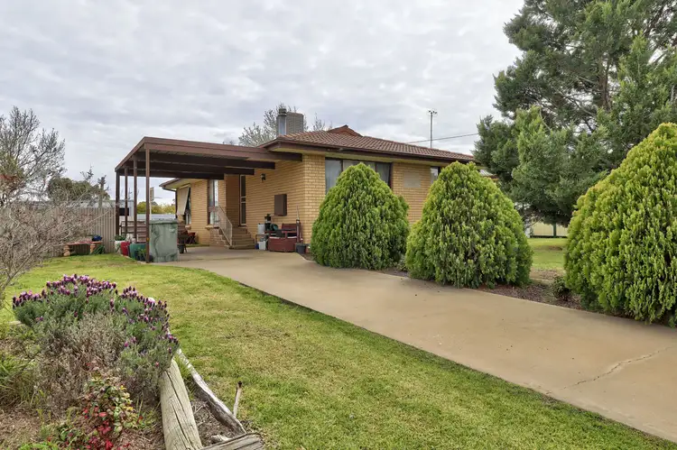 109 Burton Street, Deniliquin NSW 2710