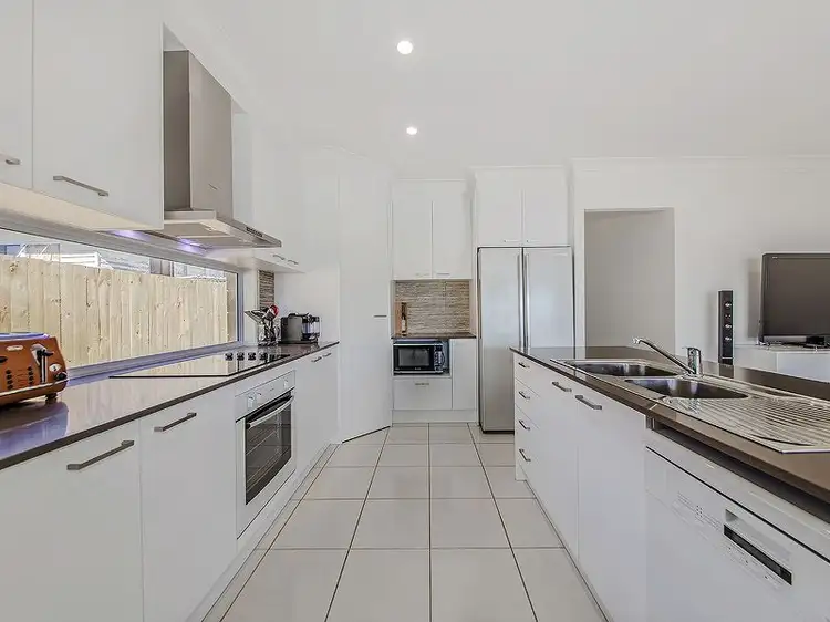 Second view of Homely house listing, 27 Boxgrove Ave, Wynnum QLD 4178