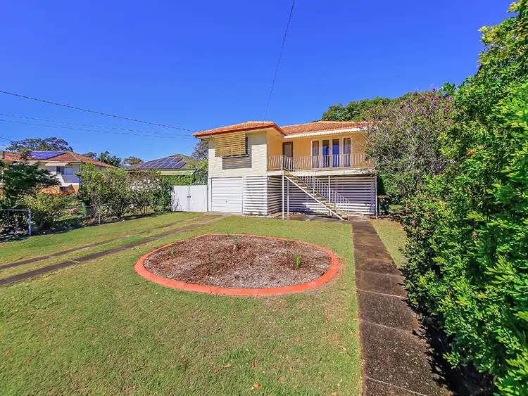 8 Sorrento Street, Wynnum West QLD 4178