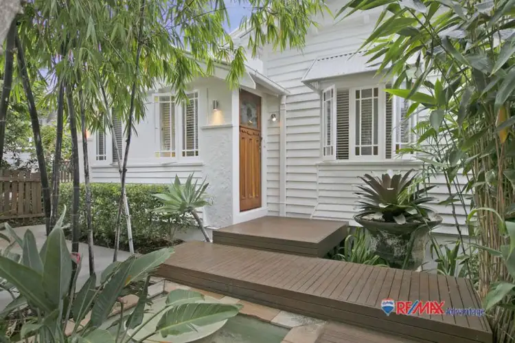 101 Stradbroke Ave, Wynnum QLD 4178