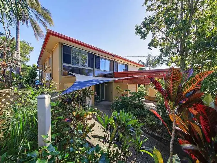 71 Roseberry Pde, Wynnum West QLD 4178