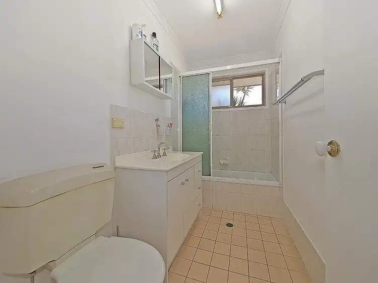 Sixth view of Homely unit listing, 2/18 Ronald St, Wynnum QLD 4178