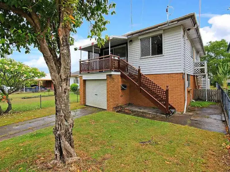 18 Clare Ave, Wynnum West QLD 4178