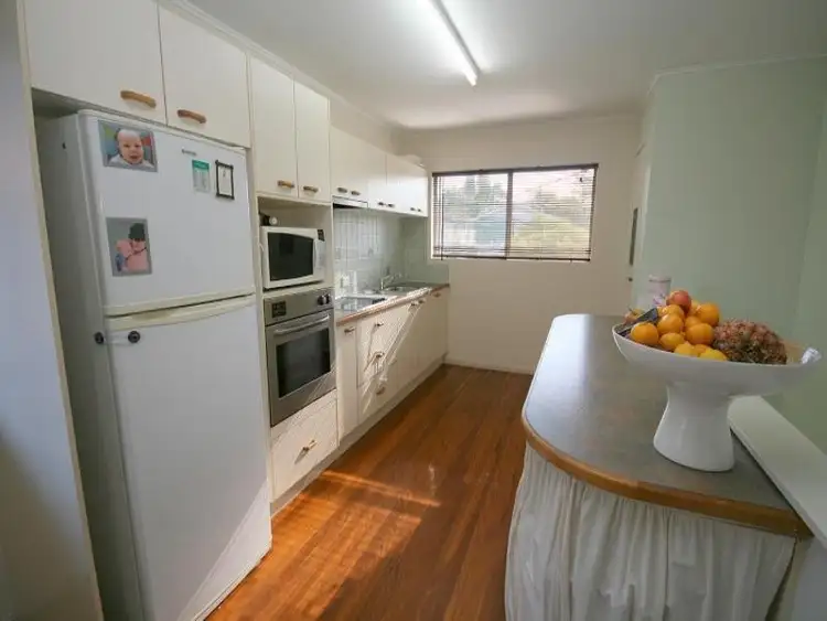 Fifth view of Homely house listing, 2 Herswell Ave, Wynnum West QLD 4178