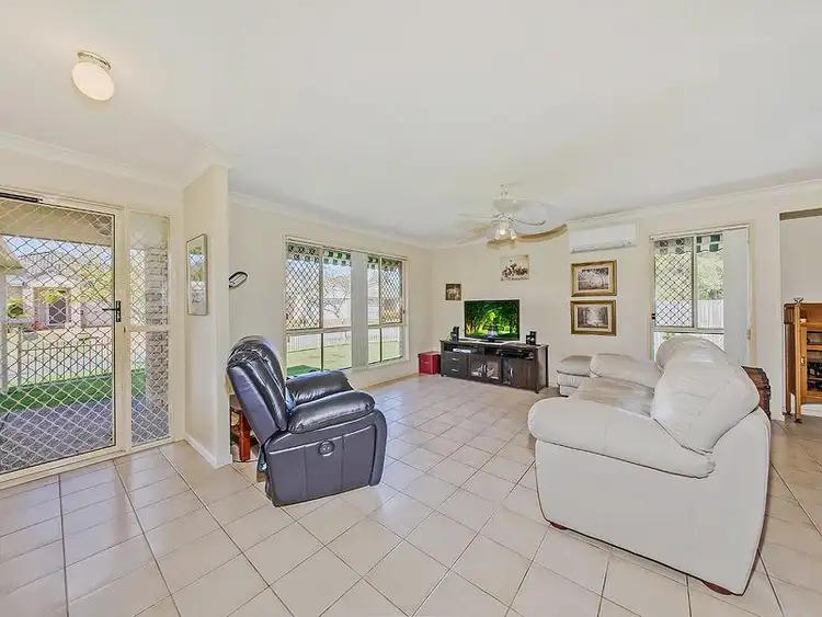 Second view of Homely house listing, 3 Yeo Ct, Wynnum West QLD 4178